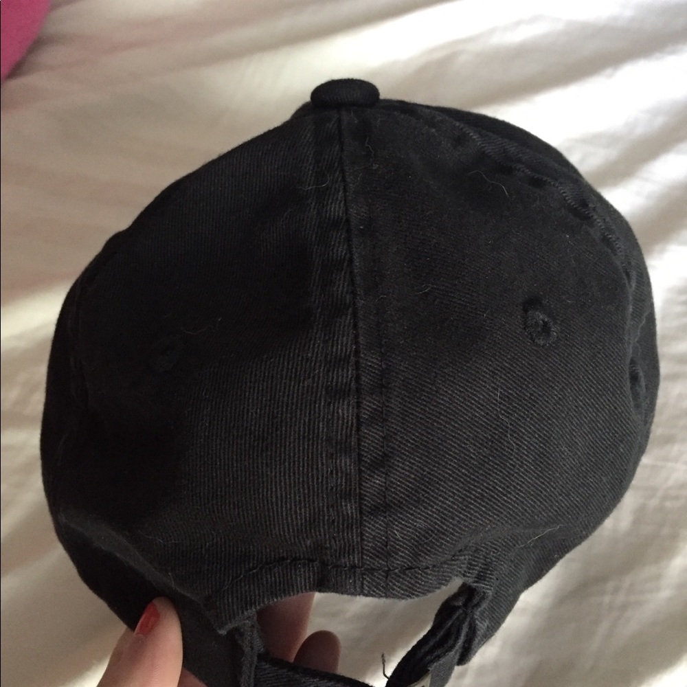 🦋 Black “New York” Hat - Picture 3 of 4